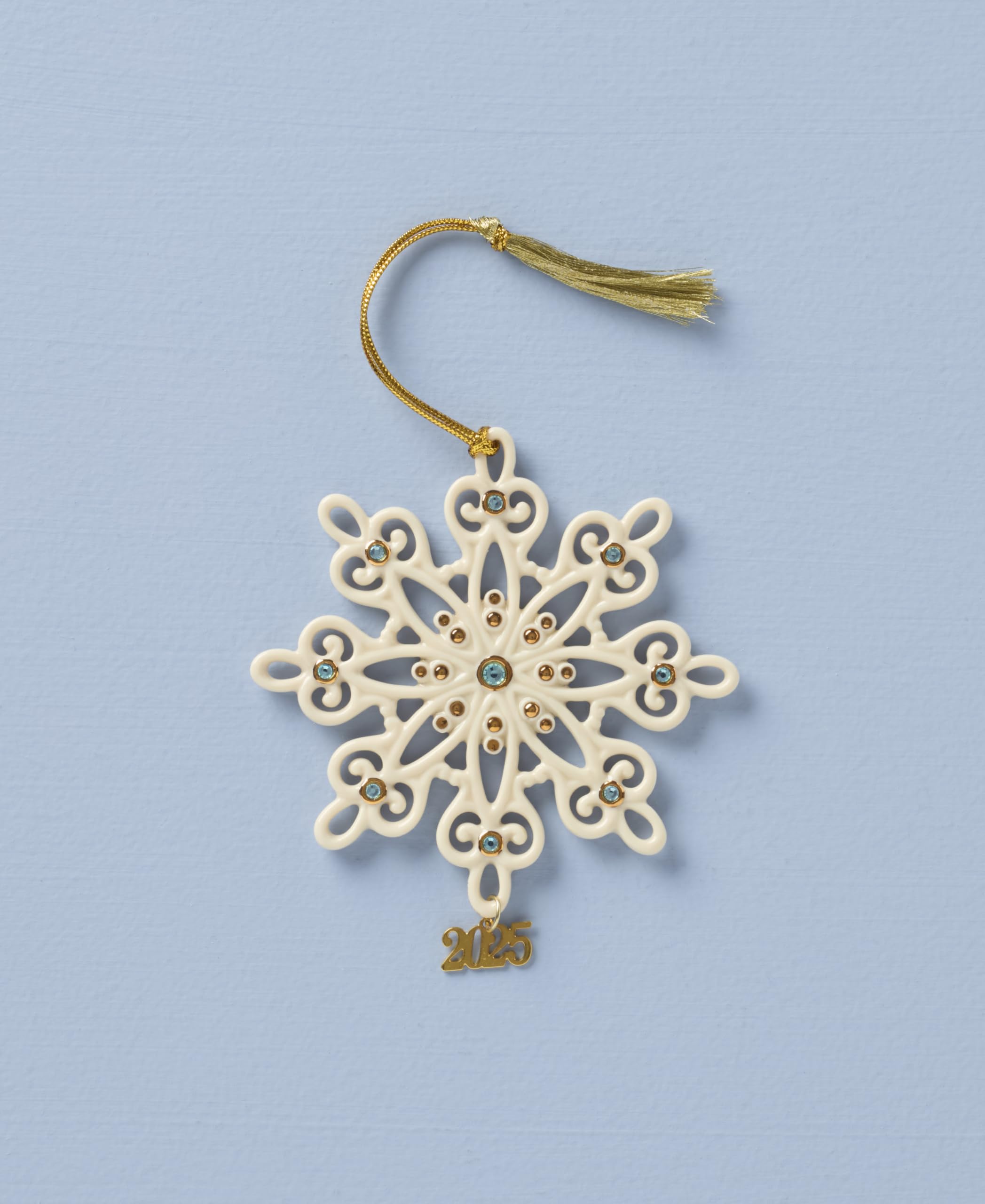 Lenox snowflake gold accent detail highlighting metallic trim and refined contrast benefit