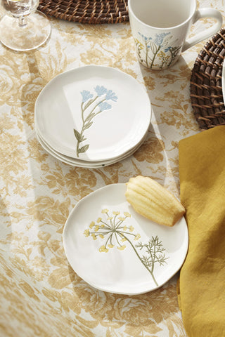 Lenox glossy glaze detail highlighting stain resistance and smooth finish