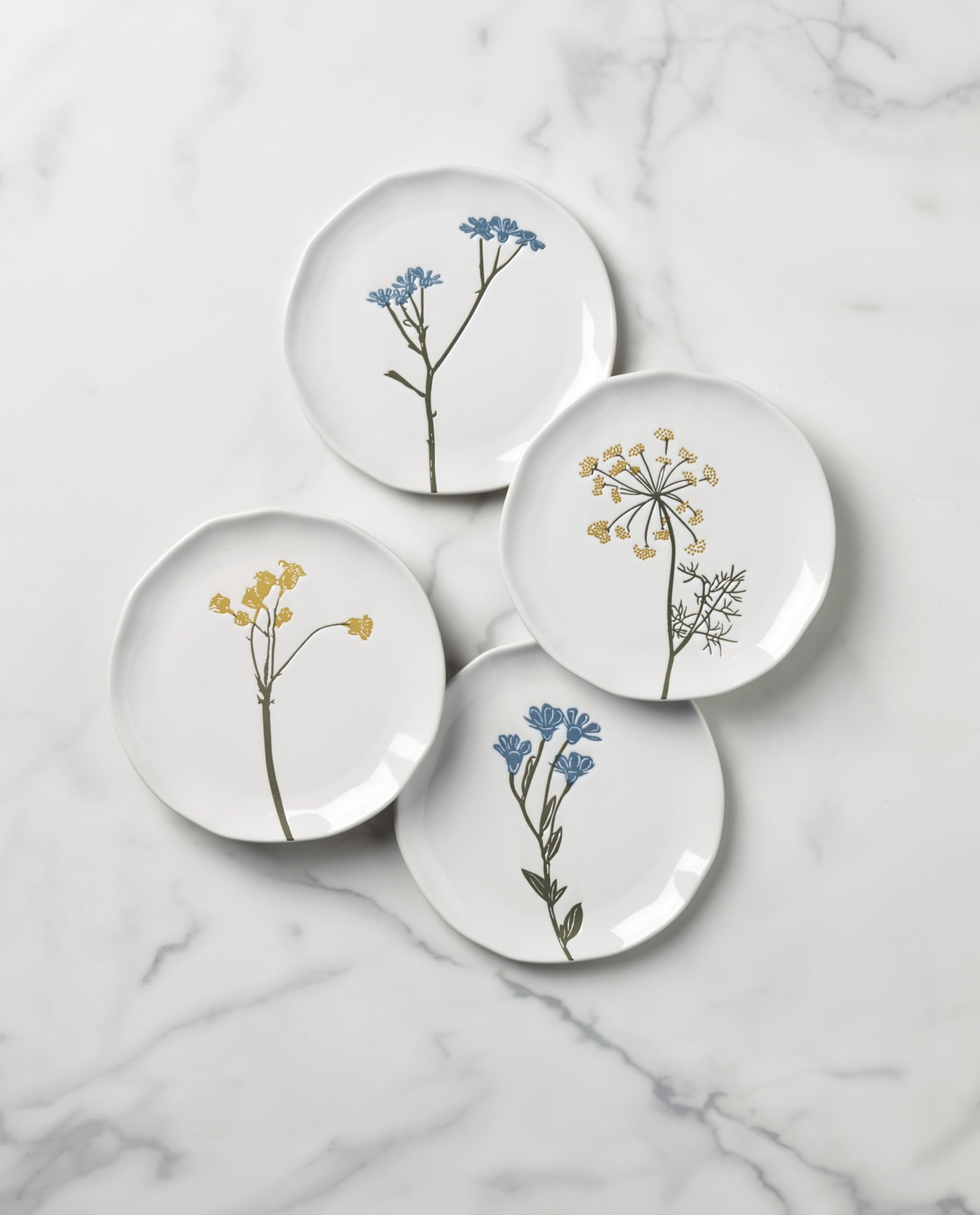 Lenox stacked side profile illustrating stoneware thickness and durable construction