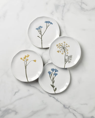 Lenox stacked side profile illustrating stoneware thickness and durable construction