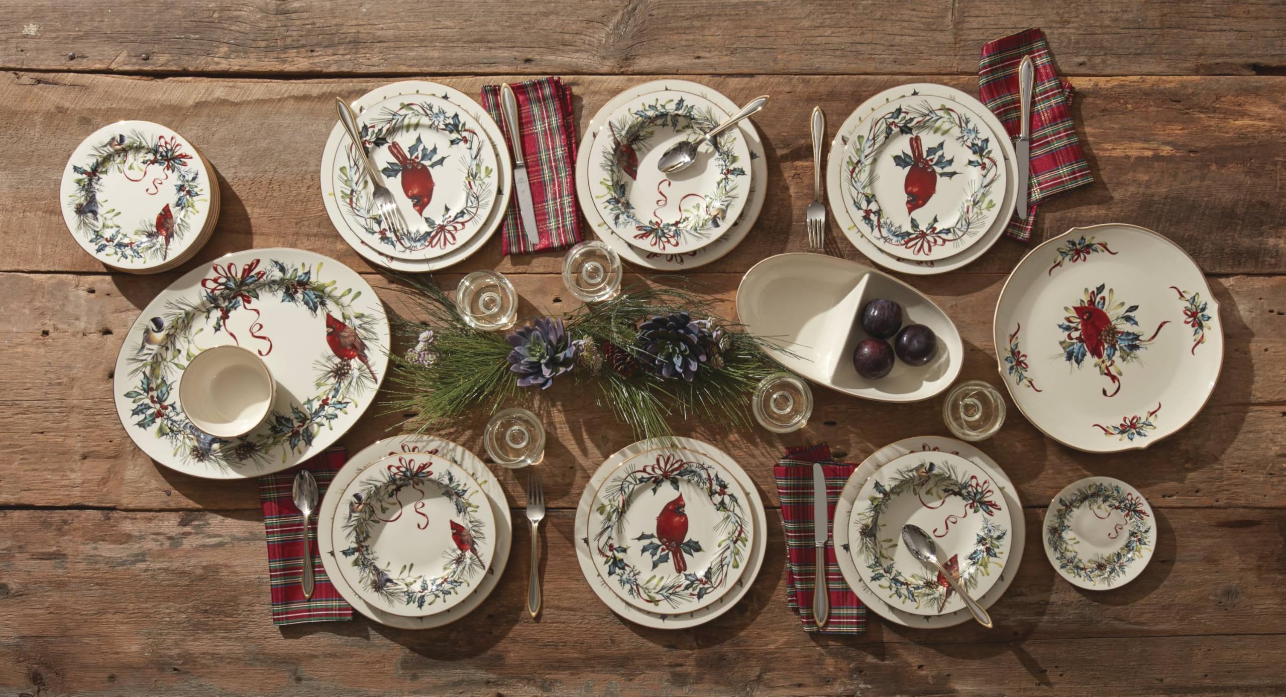 Lenox winter greetings gold rim detail highlighting 24k gold accent and refined edge protection