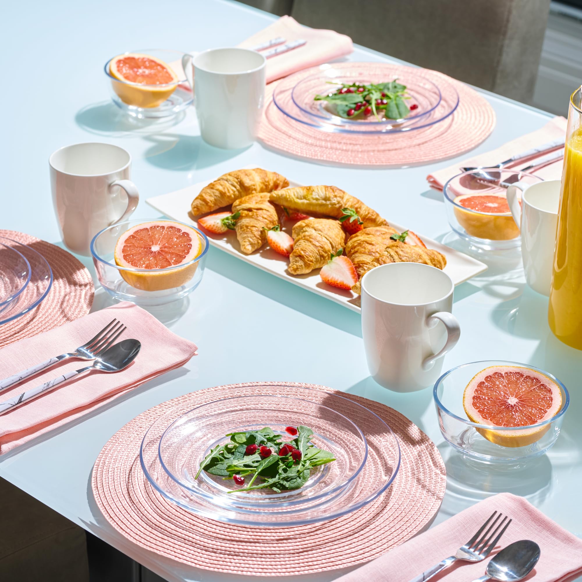 Le'raze plate in microwave showing safe reheating convenience