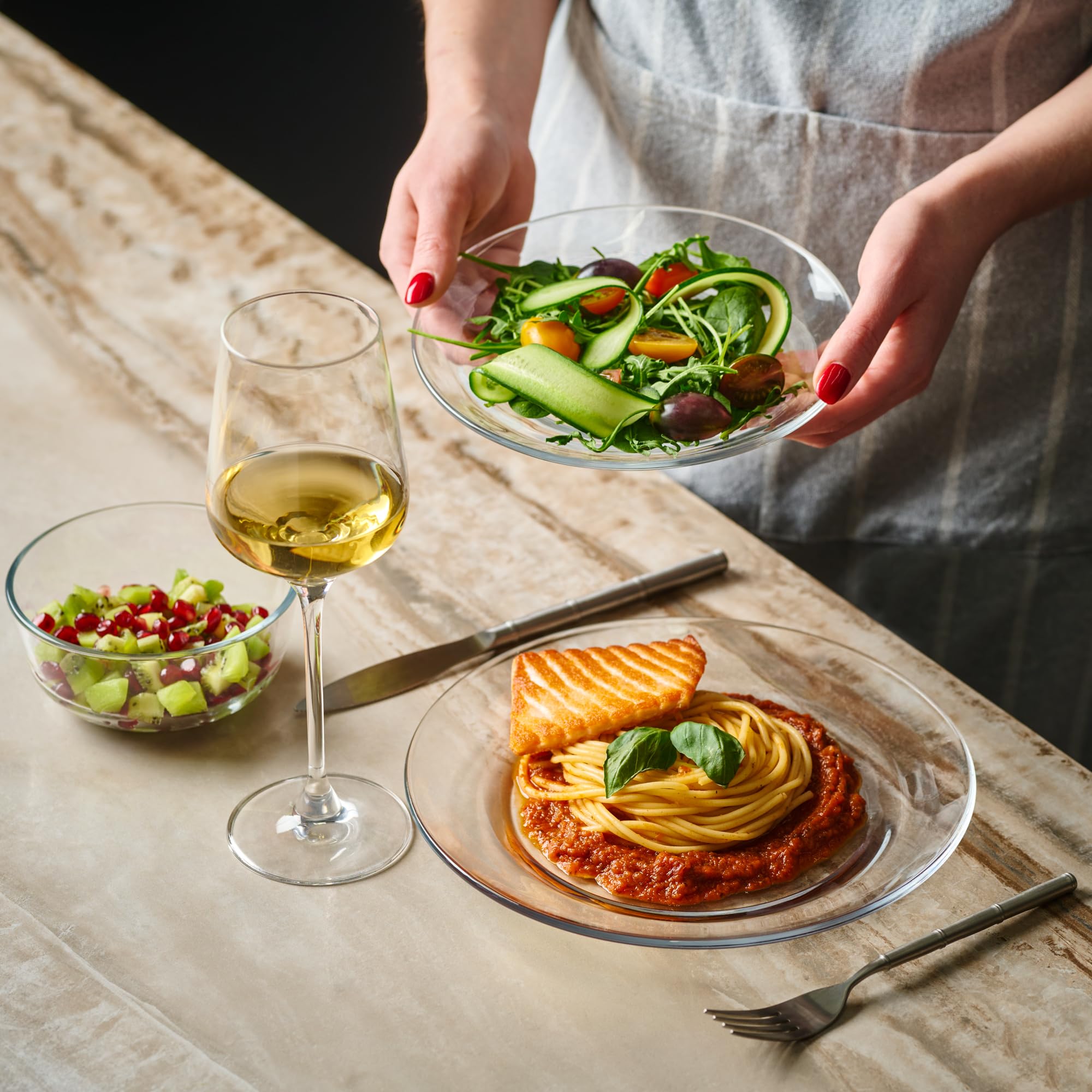 Le'raze salad plate detail showing smooth rim and elegant clear finish