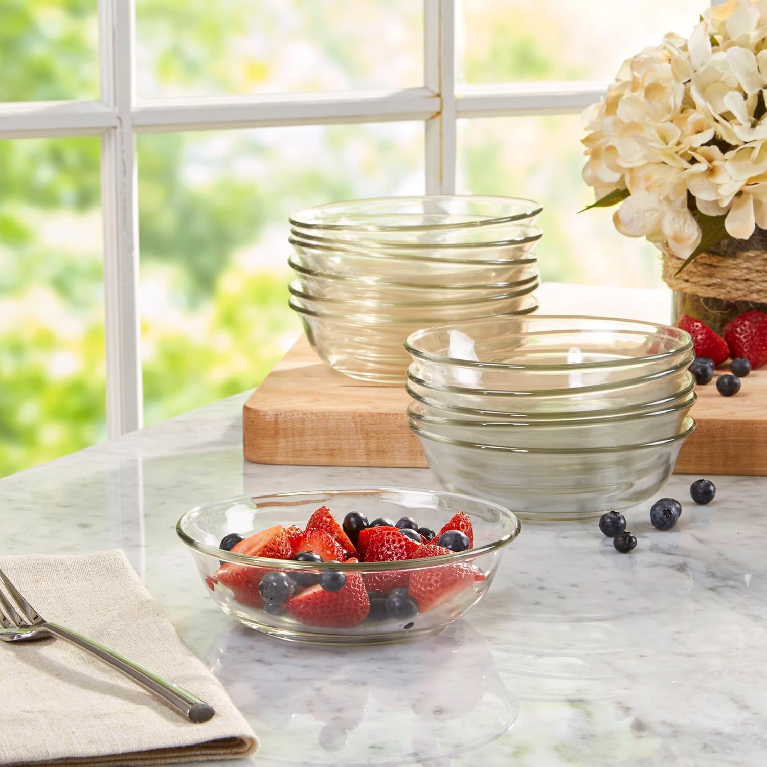 Le'raze table setting lifestyle scene elevating everyday meals and gatherings
