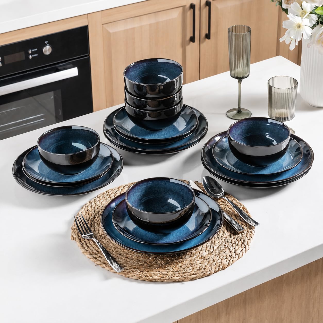 LERATIO 26 oz bowl with food demonstrating versatile serving benefit