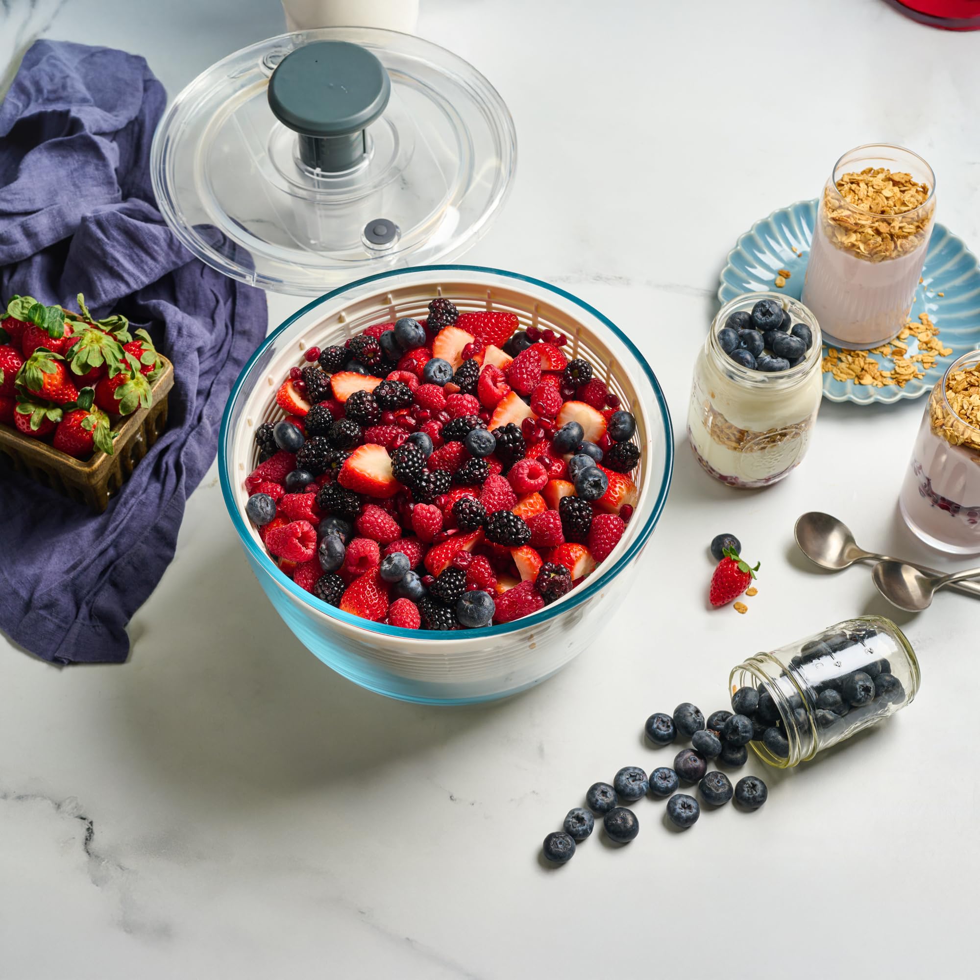 Le'raze removable basket close-up acting as colander for quick rinsing