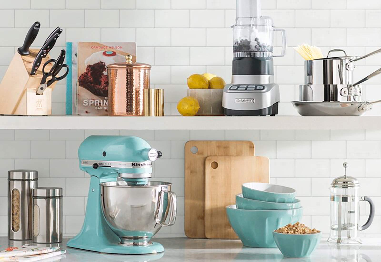 Le'raze stainless finish texture highlighting stain-resistant surface