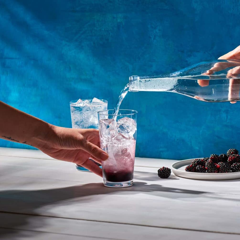 Le'raze chilled tumbler from freezer with frost showing ready-to-serve cold drinks