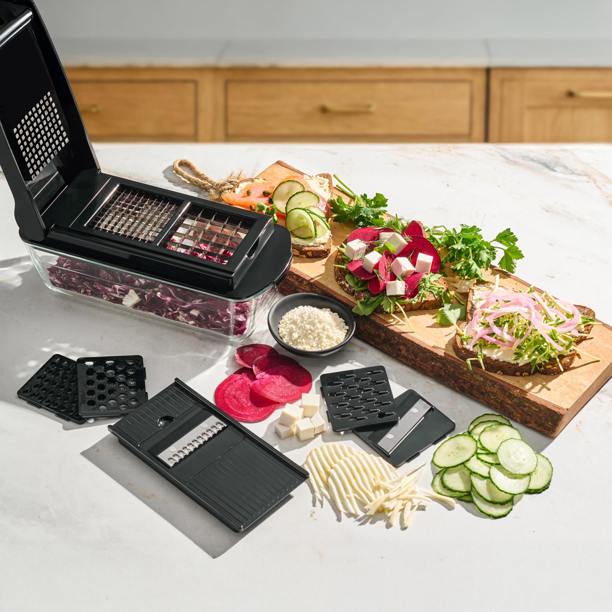 Le'raze glass jar storing chopped ingredients for fresh convenience
