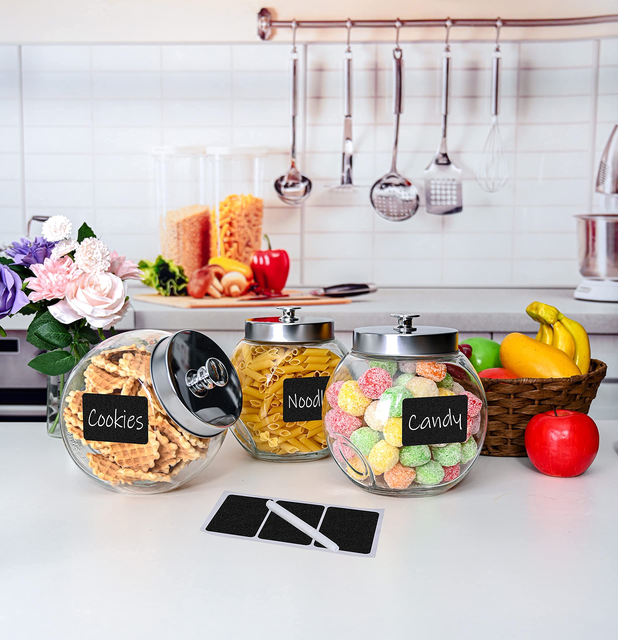 Le'raze set on kitchen shelf showing coordinated styling and declutter benefit