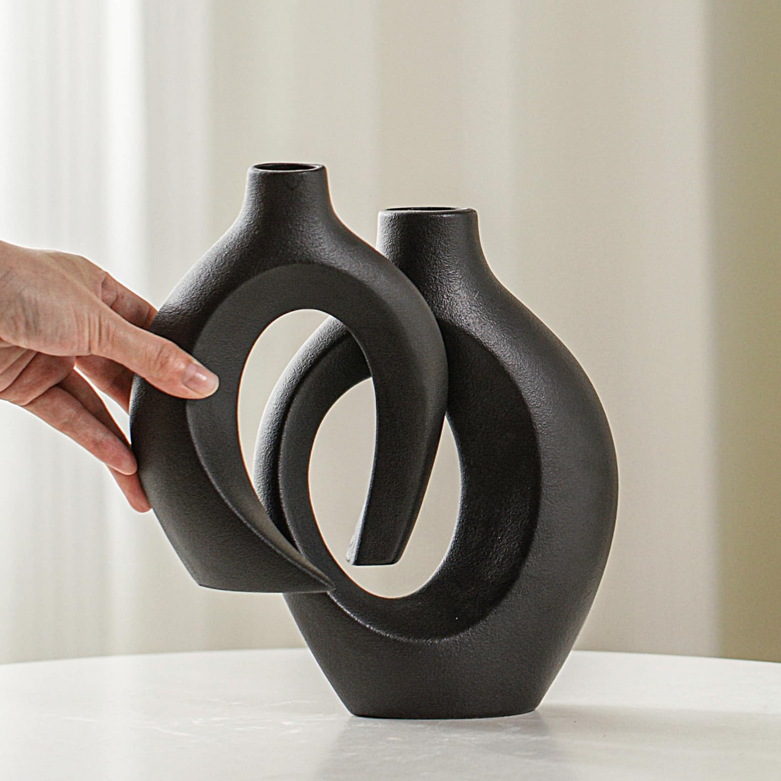 levvohd used as wedding centerpiece offering elegant minimalist styling