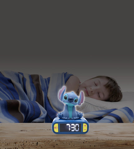 LEXiBOOK Stitch LCD closeup displaying clear time readout and dim option for sleep-friendly benefit