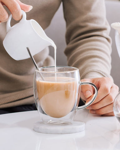 LIBWYS side view showing ergonomic handle for comfortable, secure grip while drinking