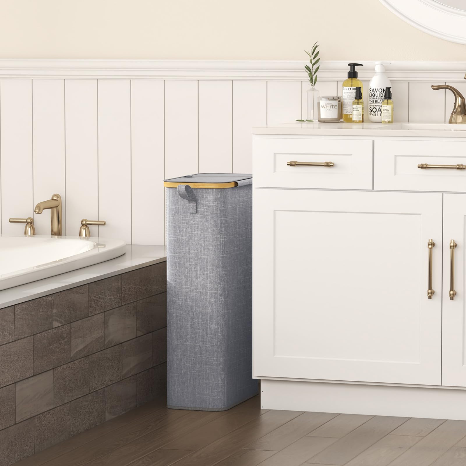 Lifewit closed lid keeping laundry contained and reducing odors