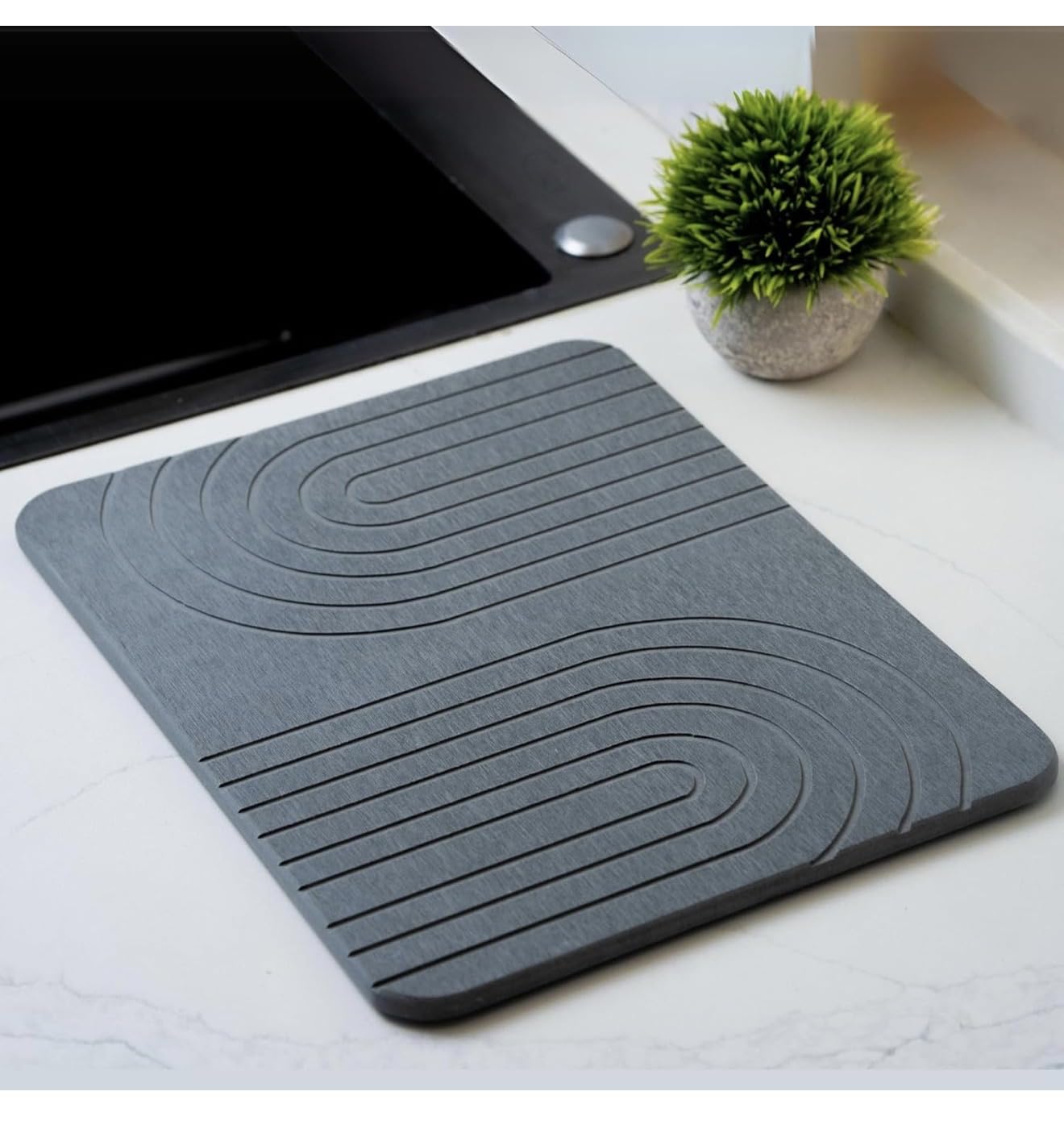 lifsezy front view of dish drying mat showing compact design and fast drying