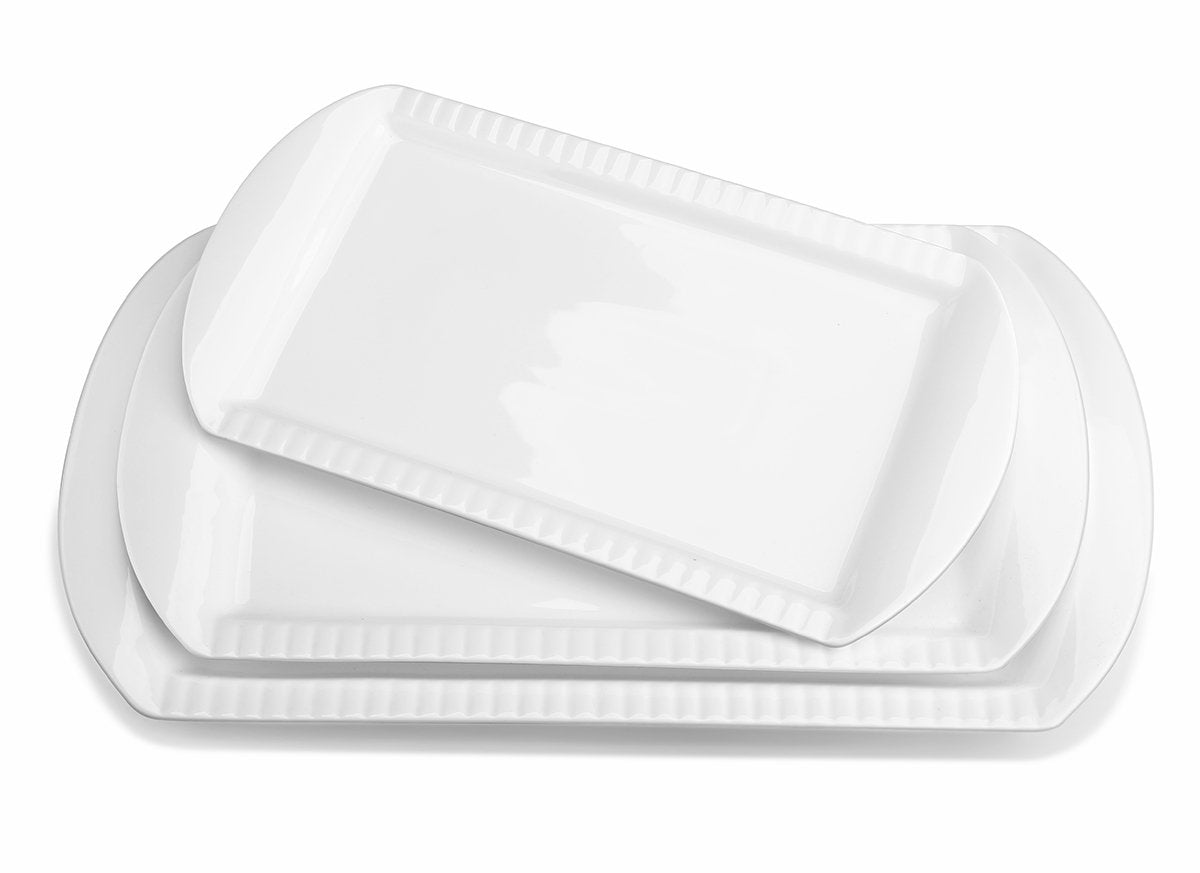 LIFVER front view of three white ceramic platters showing size set and polished look