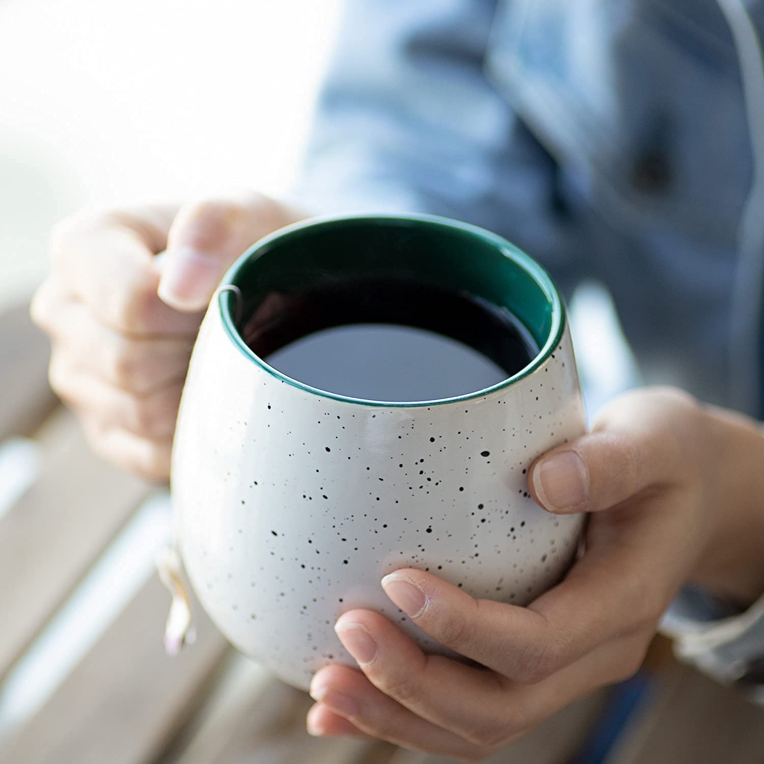 LIFVER stacked mugs showing space-saving storage and durable porcelain