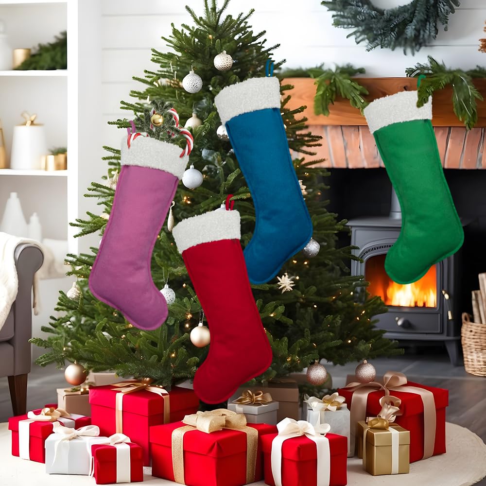 LinaGarten lifestyle cozy living room display creating warm holiday atmosphere