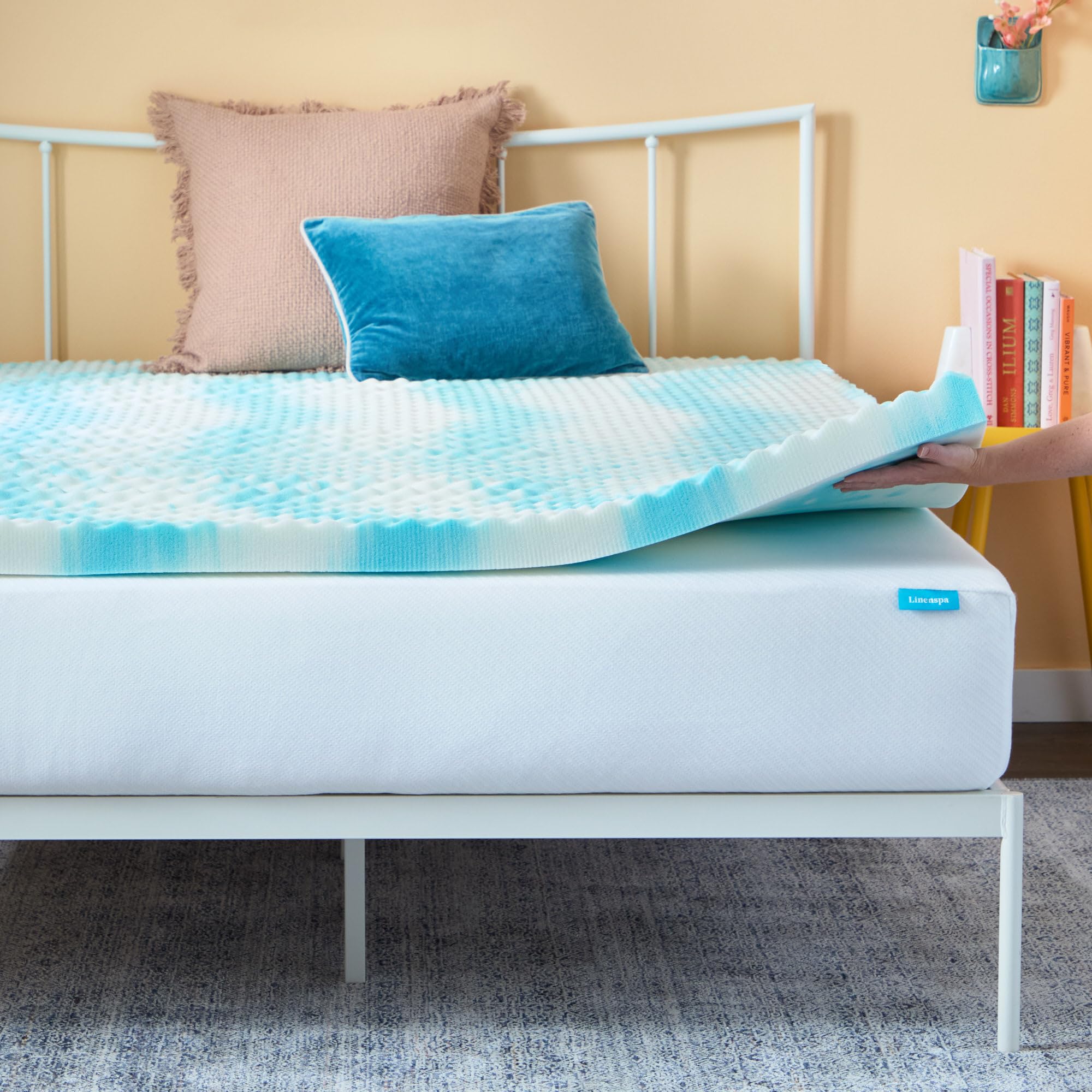 Linenspa topper supporting side sleeper showing contouring benefit