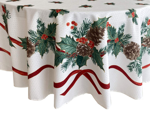 Lintex macro of holly and pinecone motif showing realistic detail and seasonal charm benefit