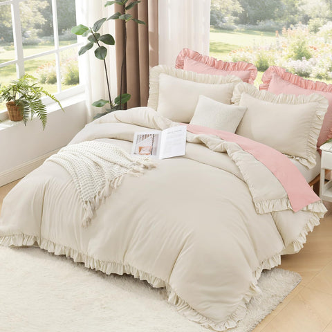 Litanika zoom on comforter fill showing fluffy, breathable fabric comfort