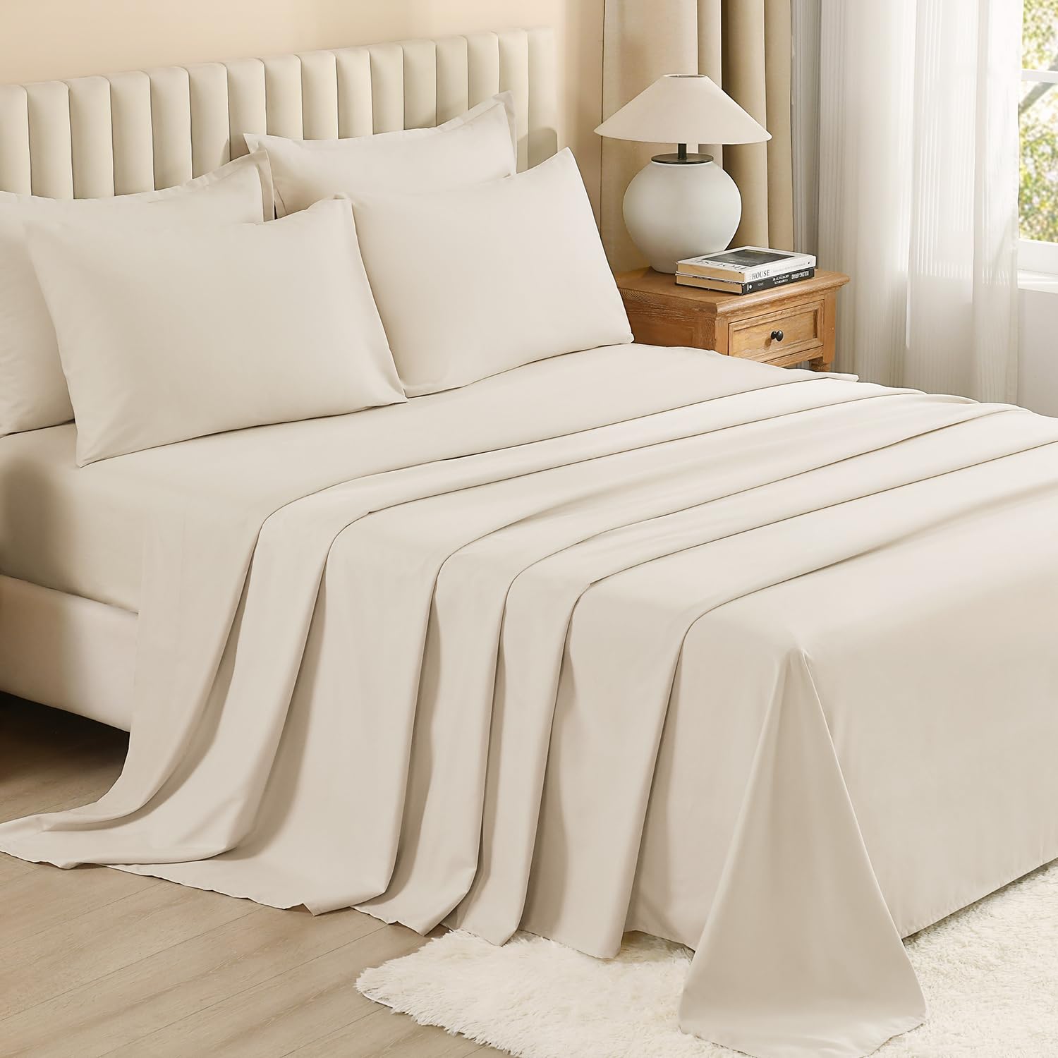Litanika comforter edge quilting detail demonstrating stitched fill that prevents clumping