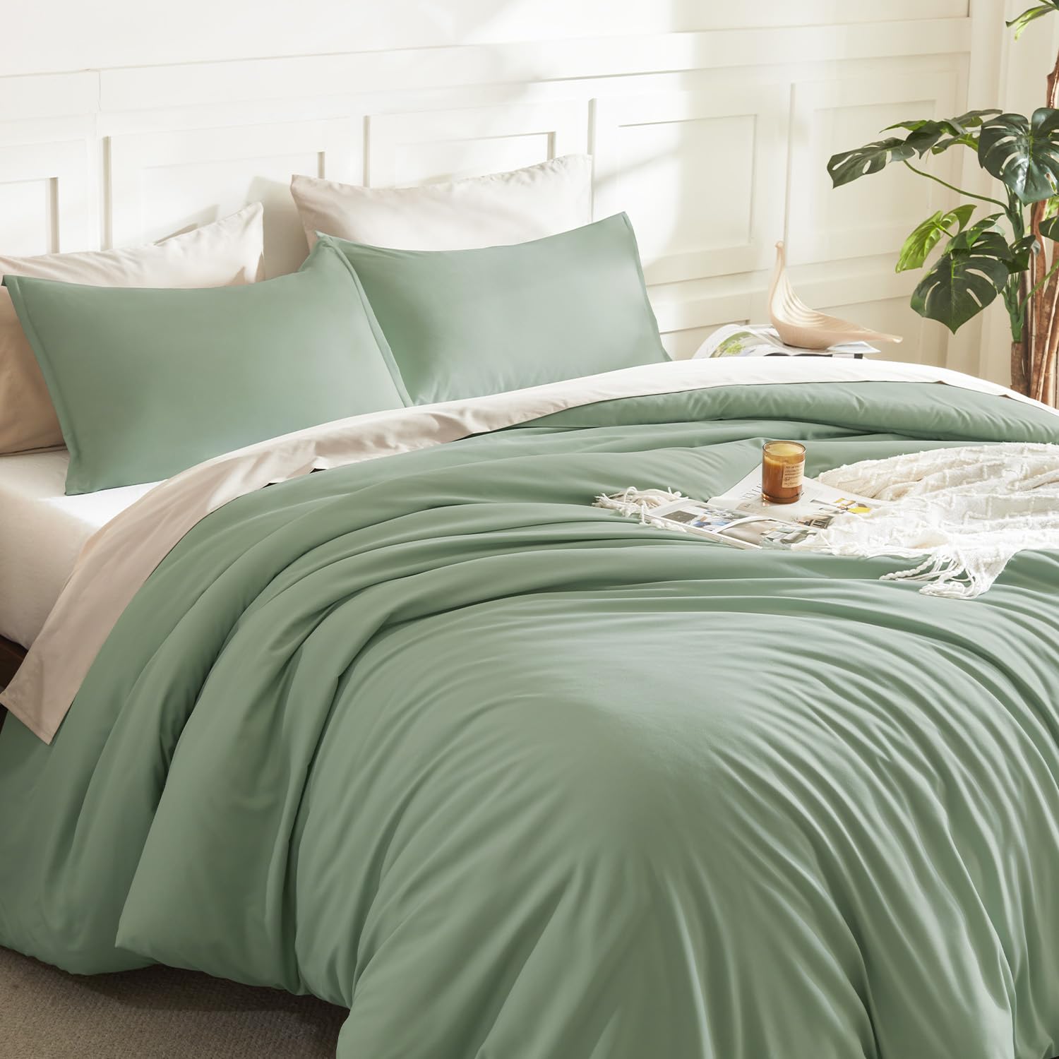 Litanika comforter vacuum-sealed packaging for compact shipping and storage