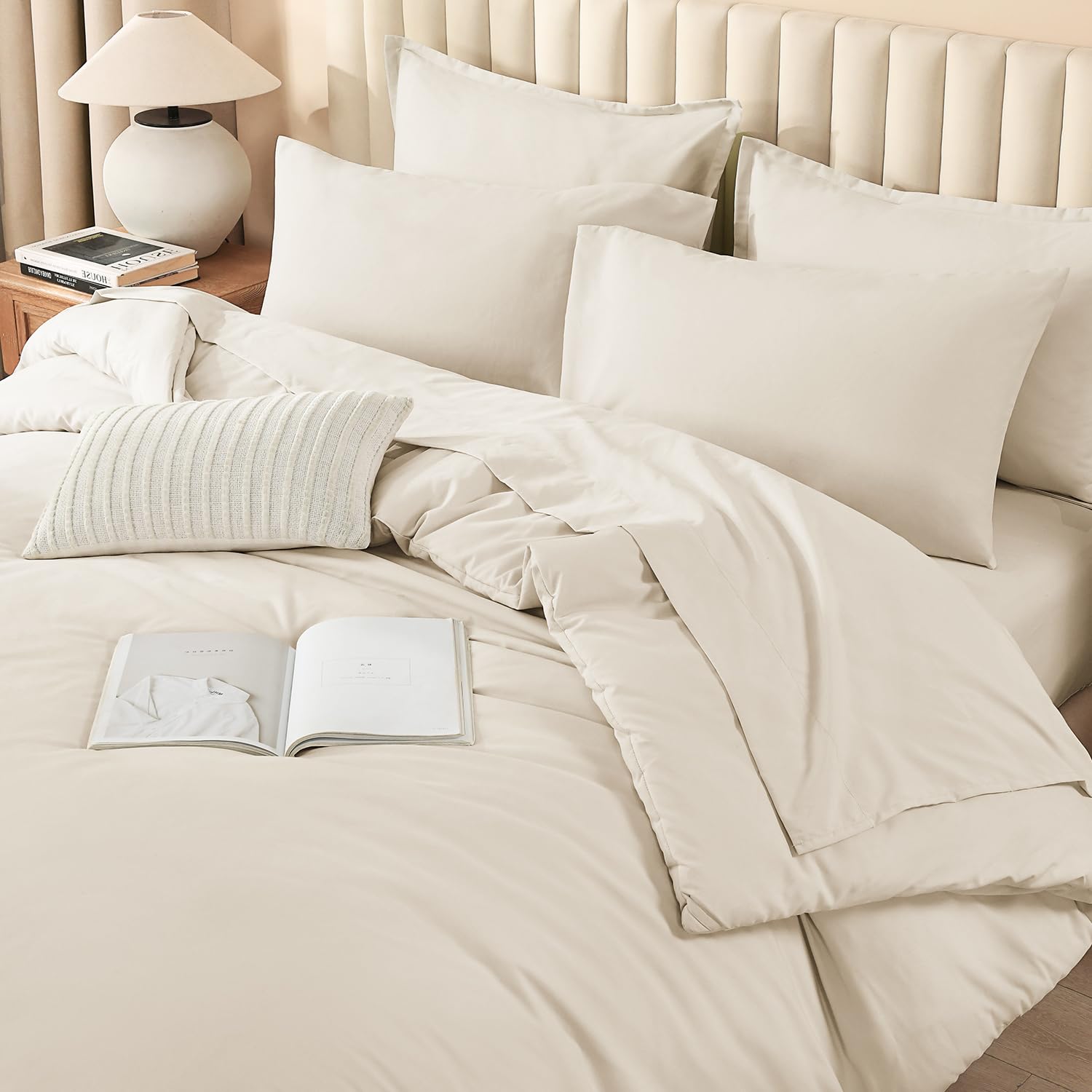 Litanika deep pocket fitted sheet detail illustrating 14-inch fit that secures mattress firmly