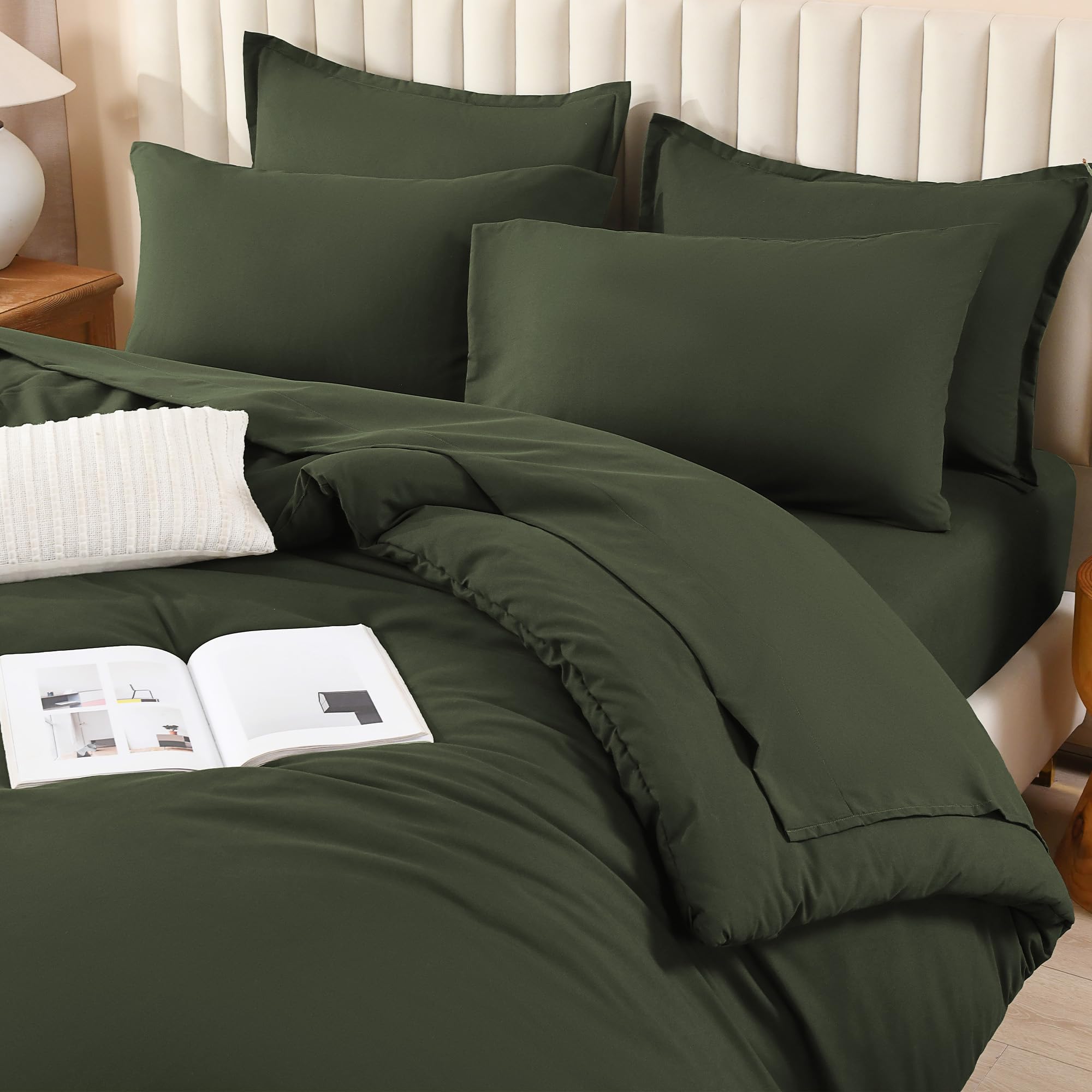 Litanika flat lay of full sheet set showing coordinated pieces for effortless styling