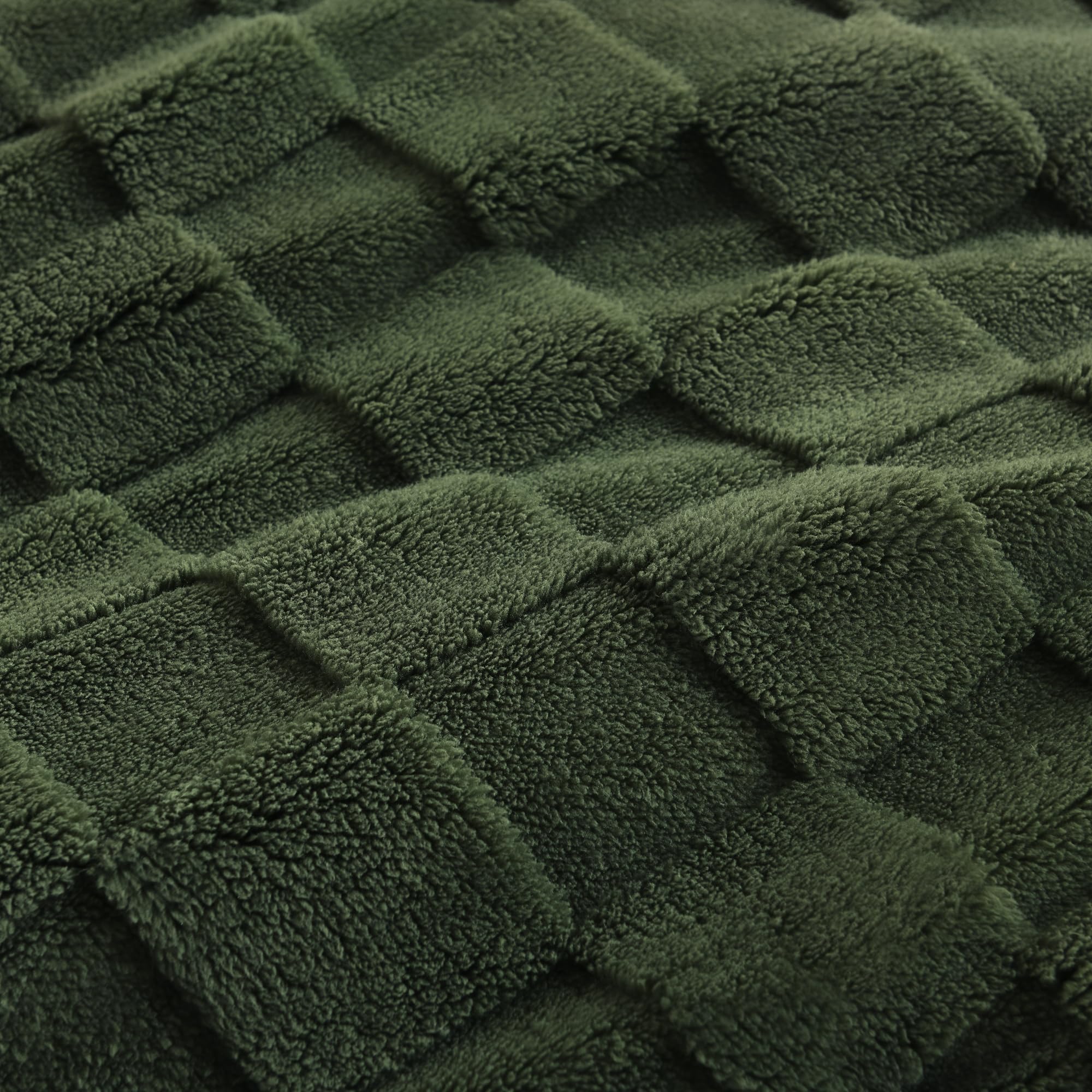 Litanika sherpa fleece closeup showing plush interior for warm, cozy nights
