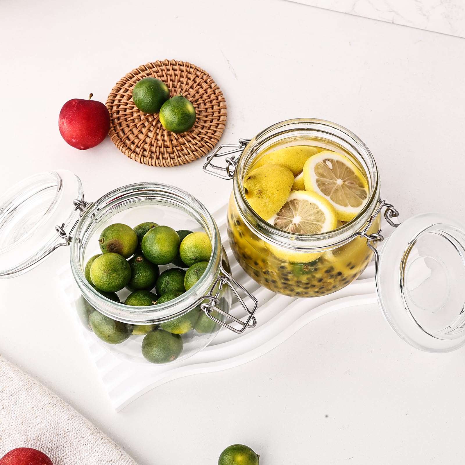 Liuruiyu clamp lid detail highlighting airtight seal and freshness benefit