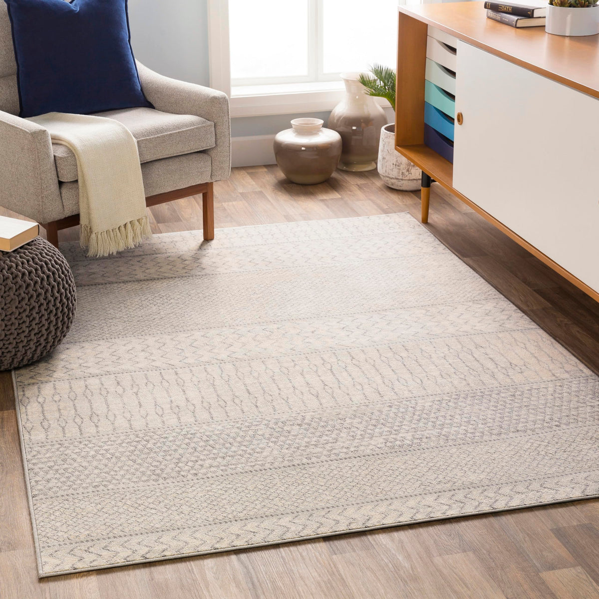 Livabliss Hana front view showing full silver gray rug and balanced pattern for styling