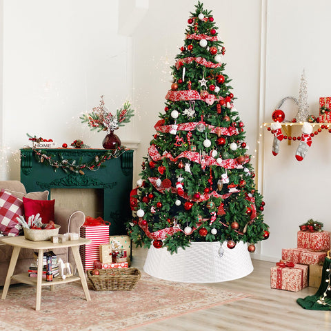 LJIE-House lifestyle living room display adds polished holiday style