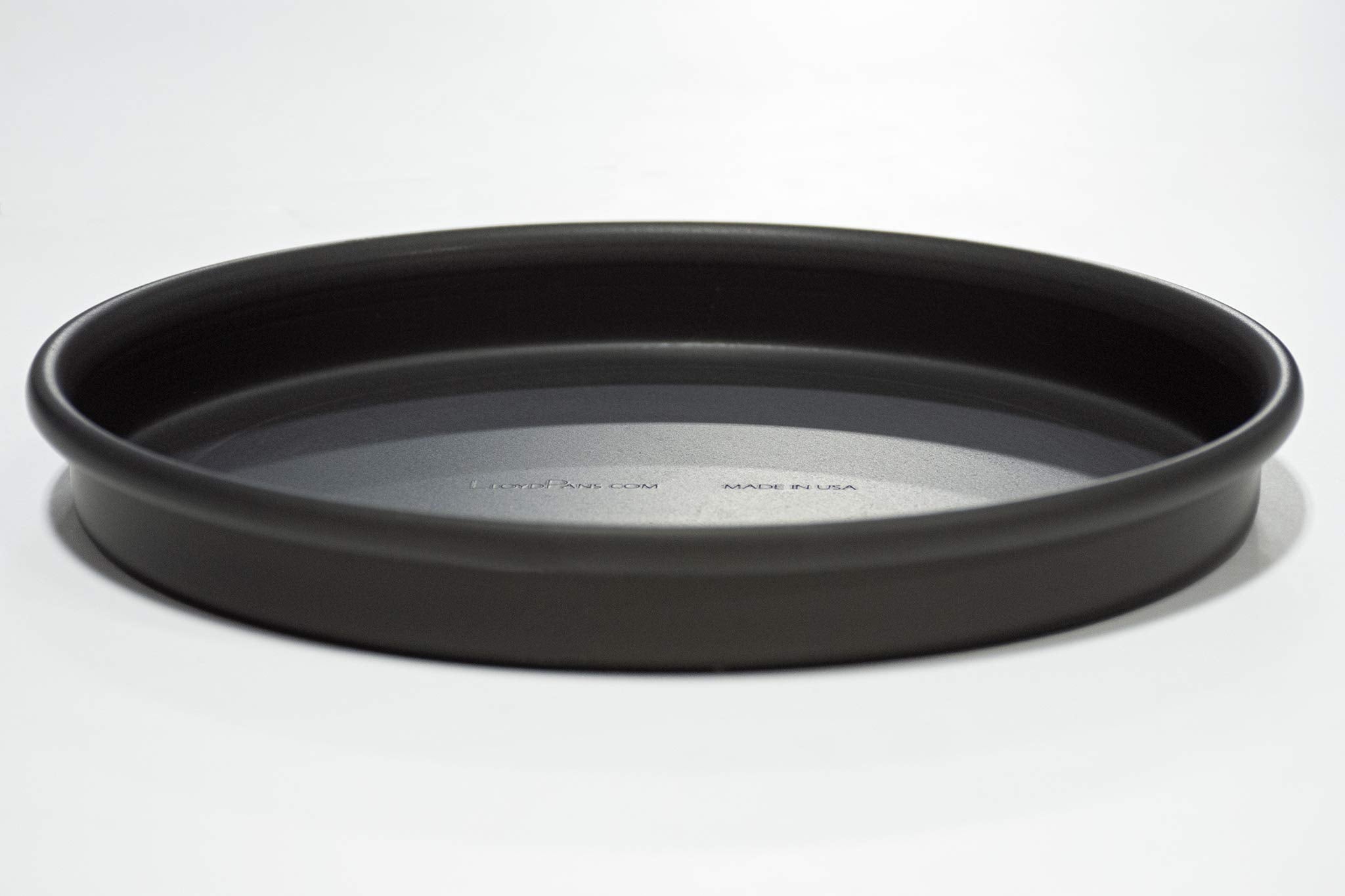 Lloyd Pans preseasoned surface texture retaining oil for better crust