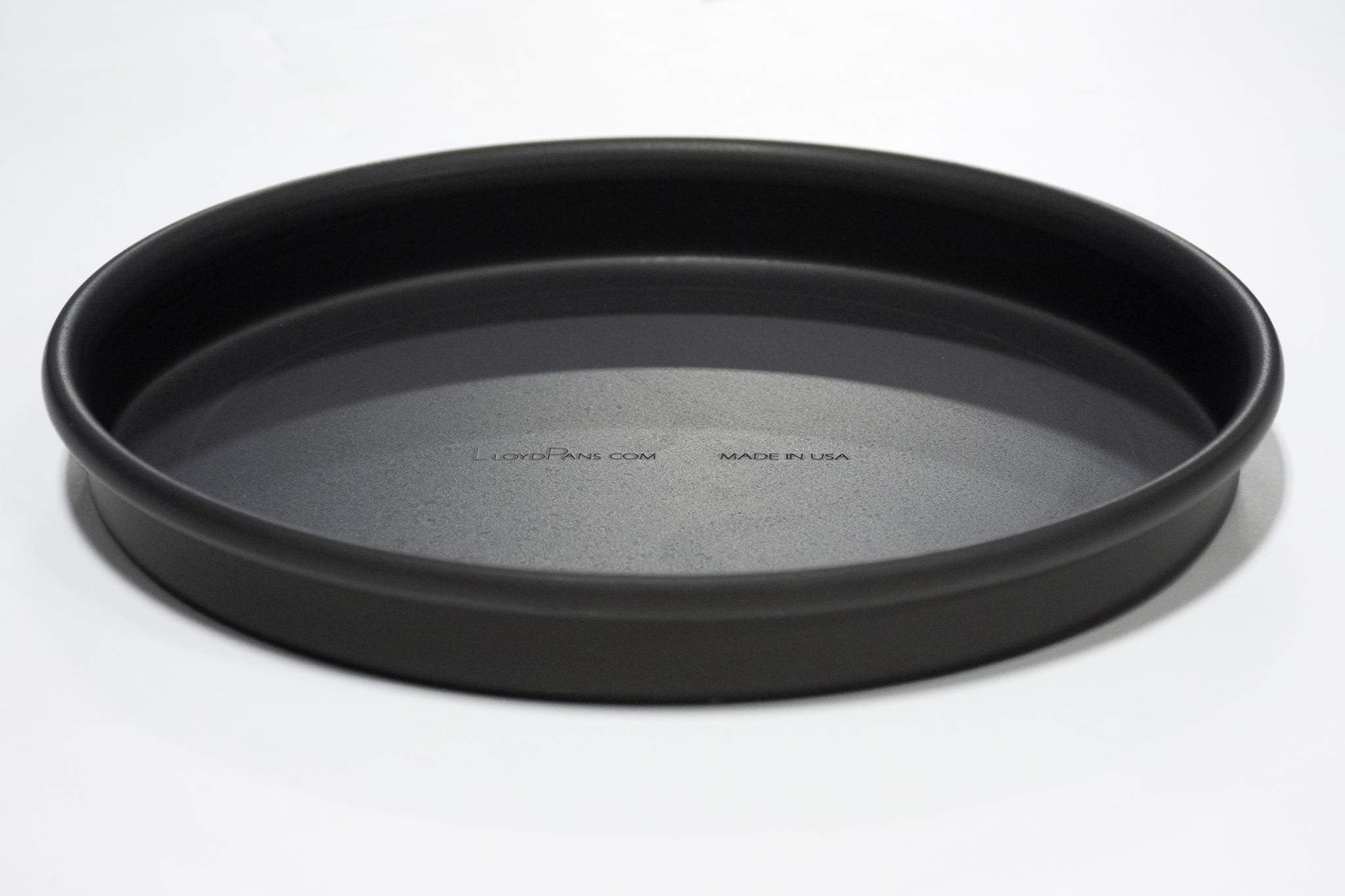 Lloyd Pans close-up of rolled rim for secure grip and durability