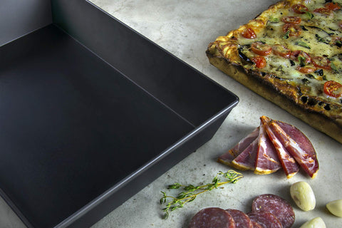 Lloyd Pans rim and 2.25-inch depth detail for sturdy, warp-resistant performance