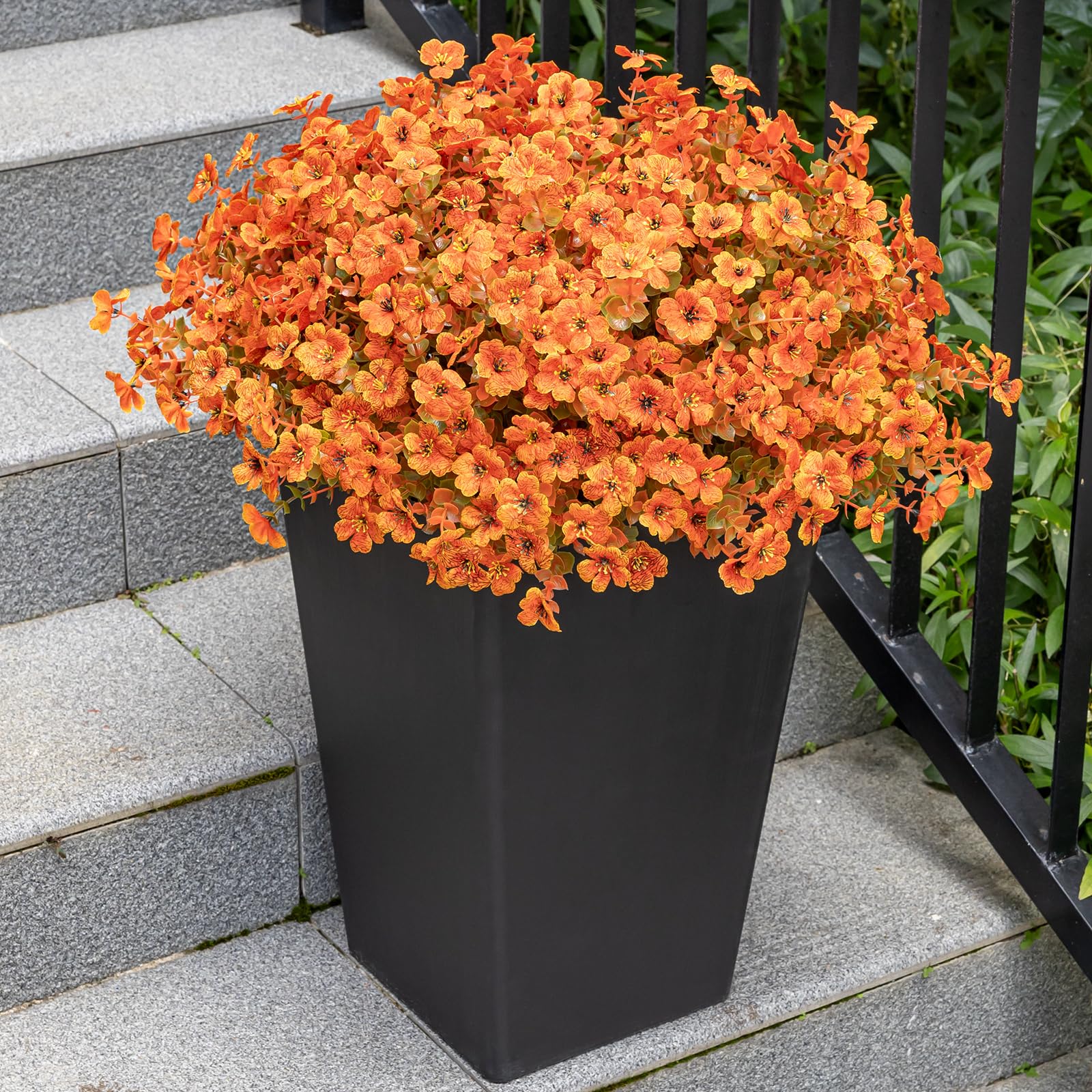 Lnoicy single bundle beside a vase showing scale and easy arrangement benefit