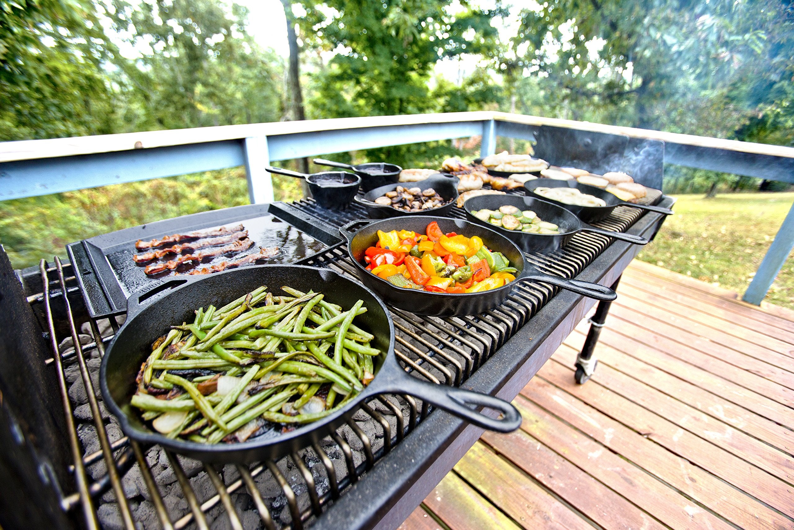 Lodge 10.25-inch skillet side profile highlighting depth and heat retention