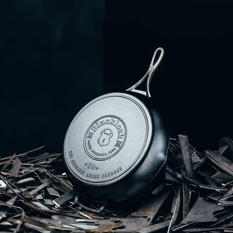 Lodge Blacklock close-up of extended handle for safer, comfortable grip