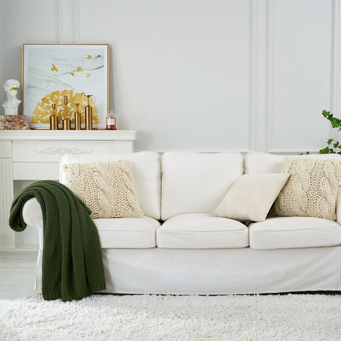 Longhui bedding close-up cable knit texture highlighting cozy warmth