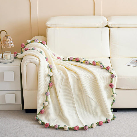 Longhui Bedding close-up of crocheted rose detail showing texture and handcrafted charm benefit