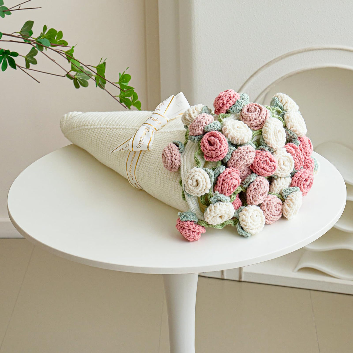 Longhui Bedding front view showing full crochet throw and rose design benefit gift-ready