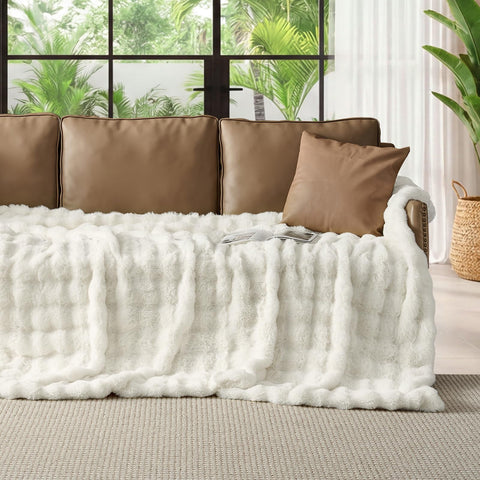 Lotus Karen close-up of bubble texture highlighting soft rabbit-fluff comfort