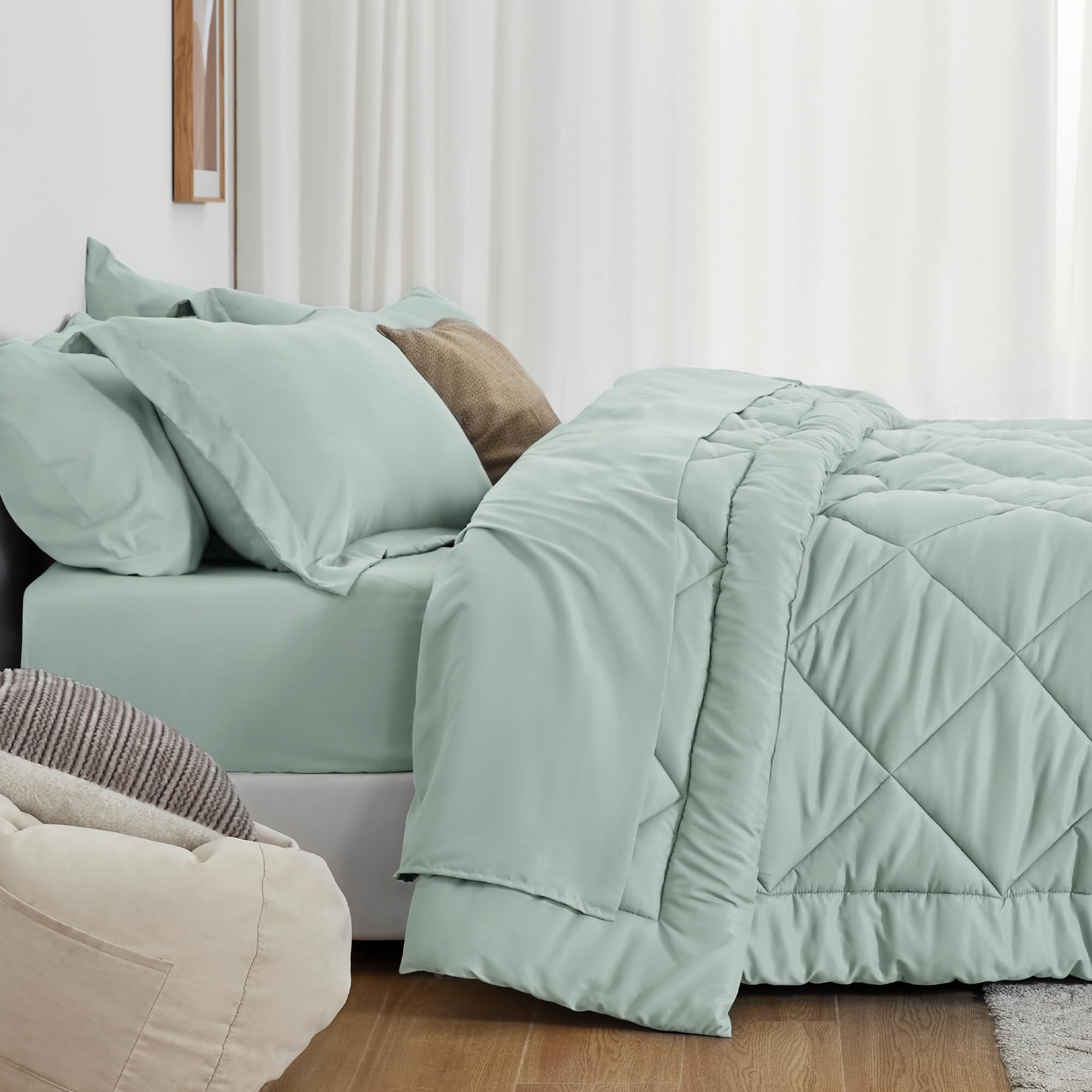 Love's cabin box-stitching detail on comforter preventing fill shift and preserving loft