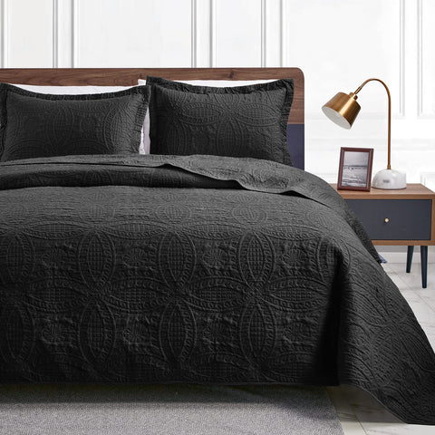 Love's cabin front view quilt on bed showing modern style and easy styling