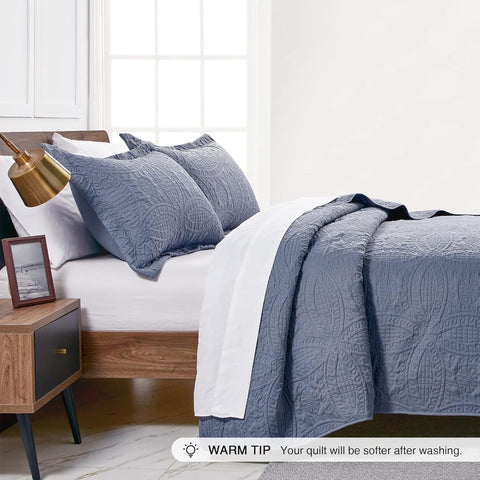 Love's cabin pillow shams detail showing matching design and tidy finish