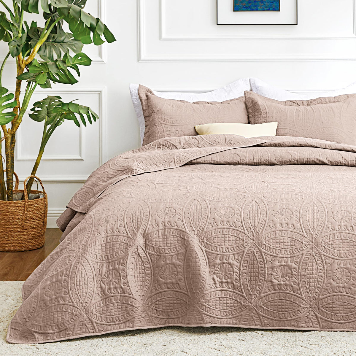 Love's cabin quilt front view showing coin pattern and full queen coverage for style