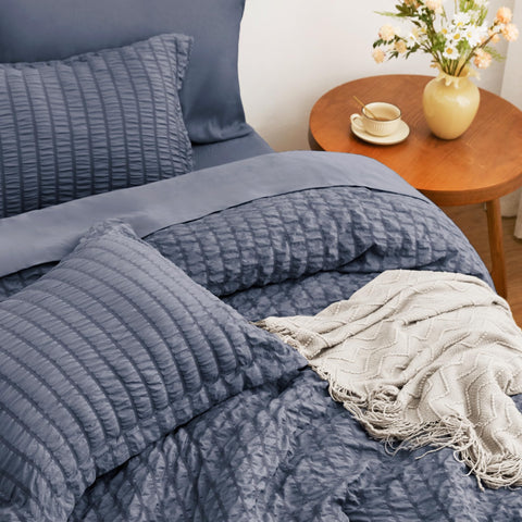 Love's cabin comforter on queen mattress showing size and coverage for proper fit
