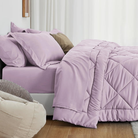 Love's cabin fitted sheet pocket detail showing 14-inch depth for secure fit