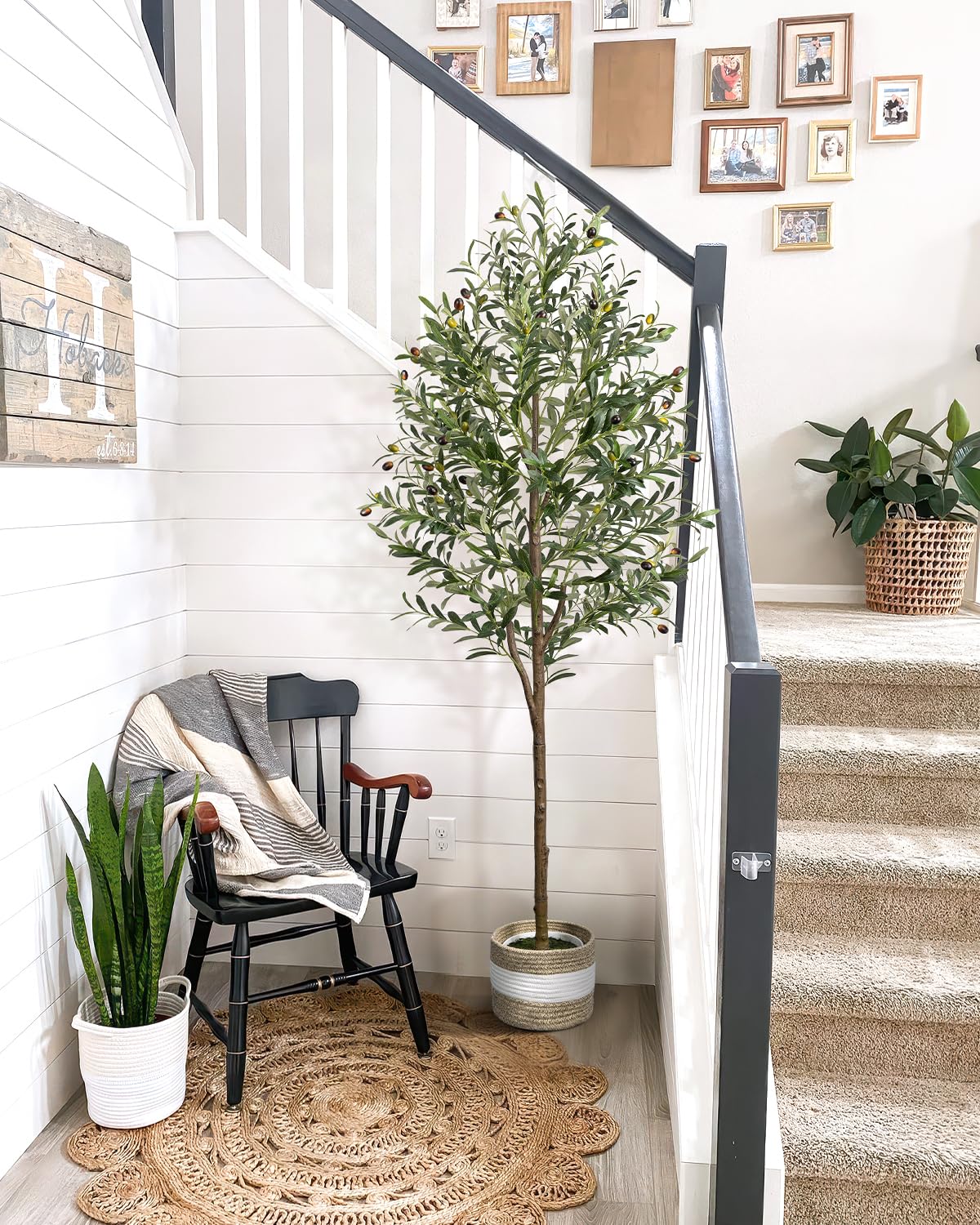 LuceAlberi hands shaping a wired branch for personalized styling and balance